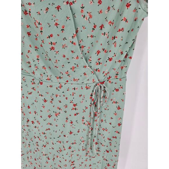 No Boundaries Women's Green Short Sleeve Wrap V-neck Polyester Mini Dress Size M - Picture 2 of 5